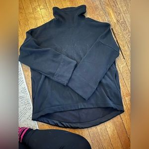 Super soft tutleneck sweatshirt